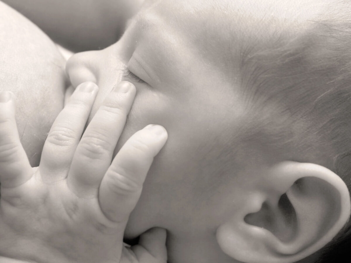 baby breastfeeding struggles