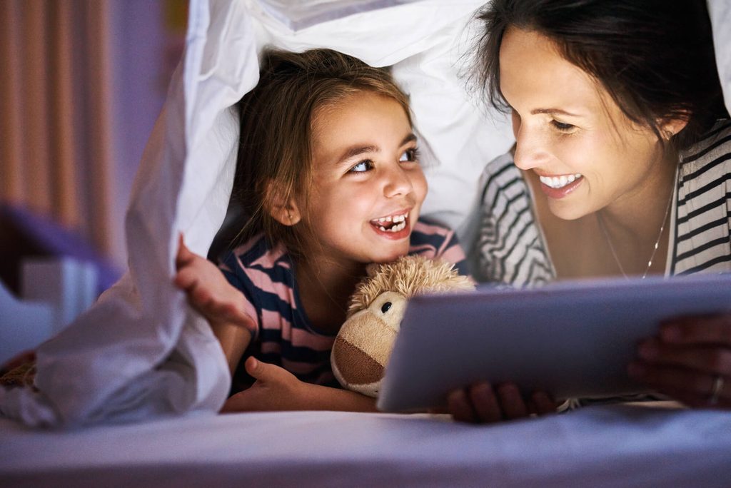 child and mom doing bedtime routine to show healthy habits for kids