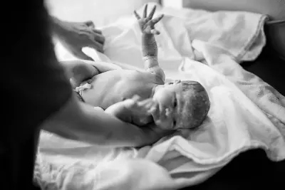 newborn startle reflex