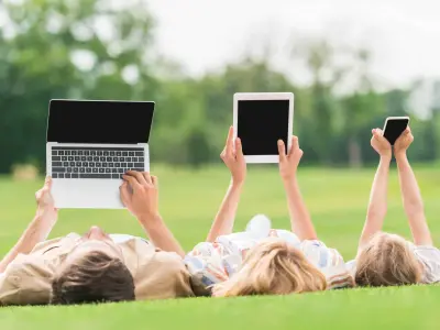 kids using screens